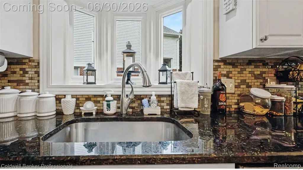 1085 Bloomview Circle Rochester City MI 48307