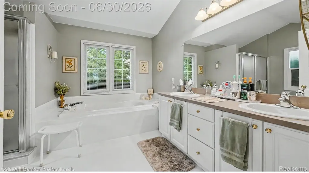 1085 Bloomview Circle Rochester City MI 48307