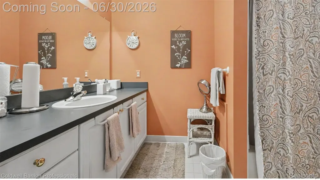 1085 Bloomview Circle Rochester City MI 48307