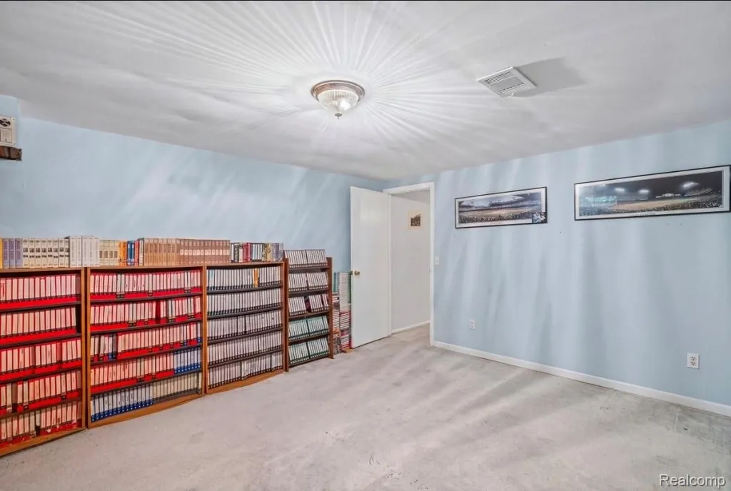 439 Windmill Point Drive Flushing City MI 48433