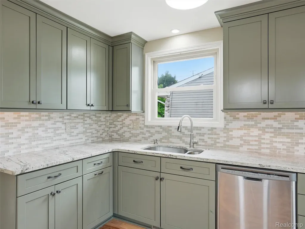 117 Kenyon Road Algonac City MI 48001