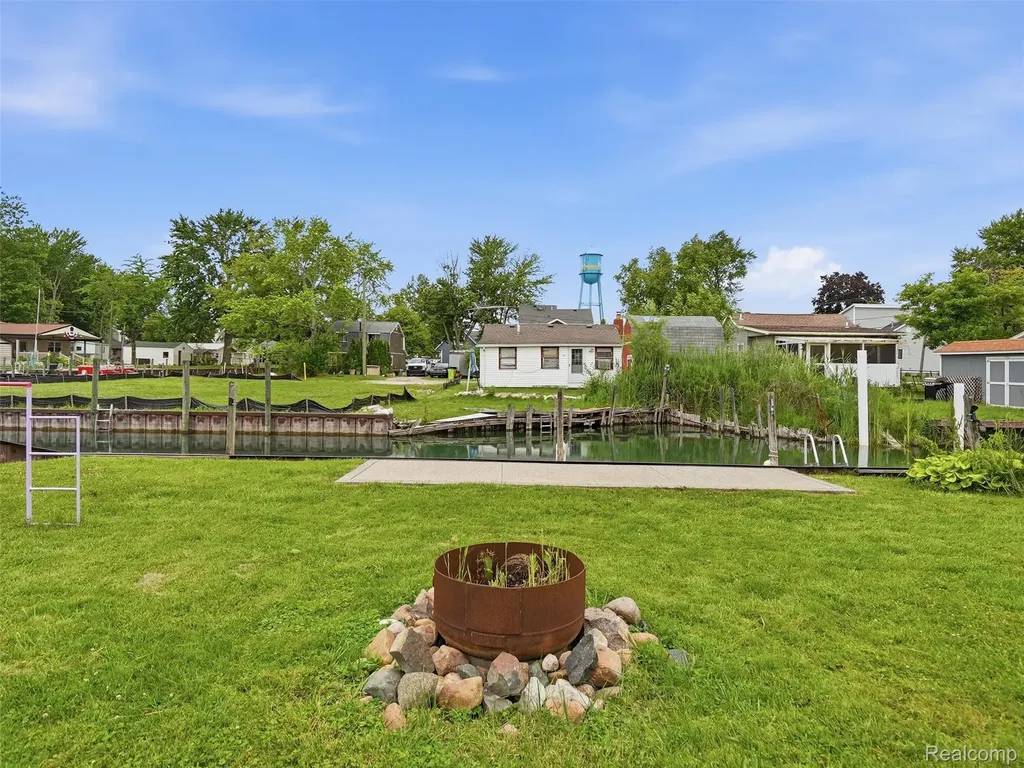 117 Kenyon Road Algonac City MI 48001