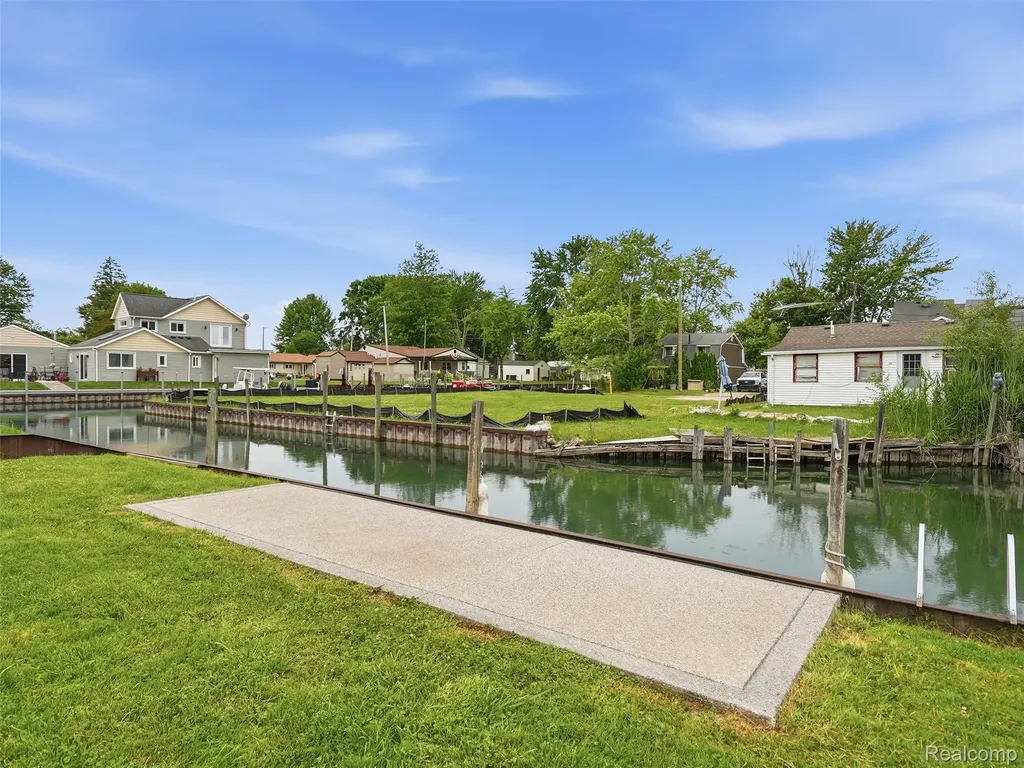 117 Kenyon Road Algonac City MI 48001