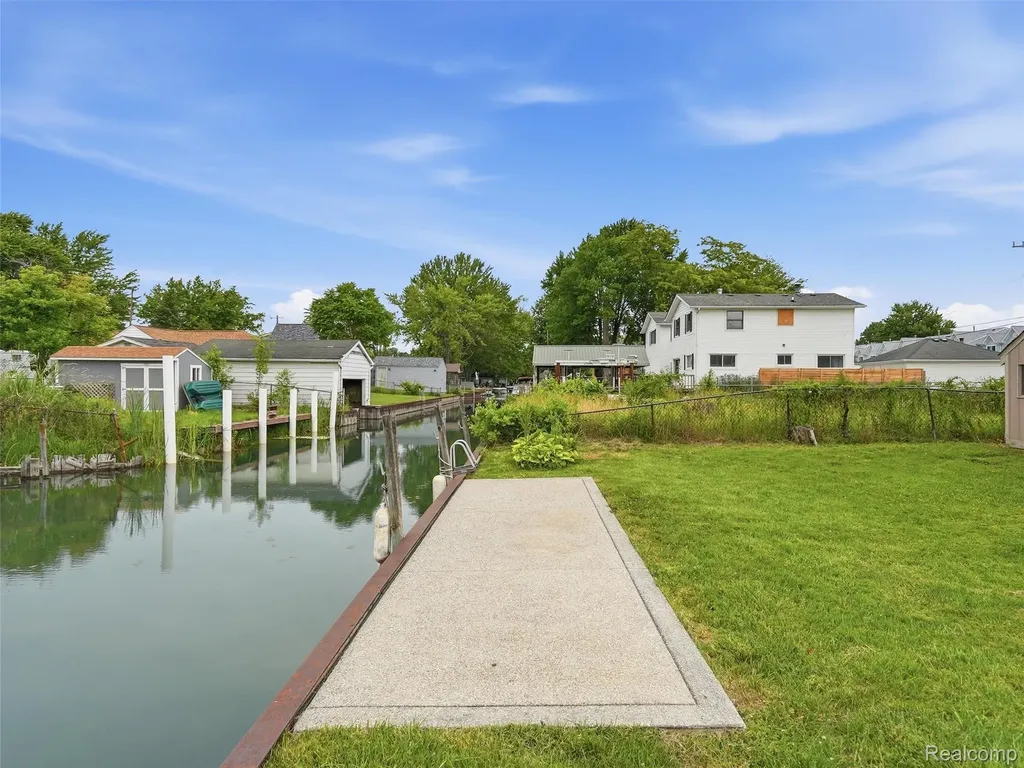 117 Kenyon Road Algonac City MI 48001
