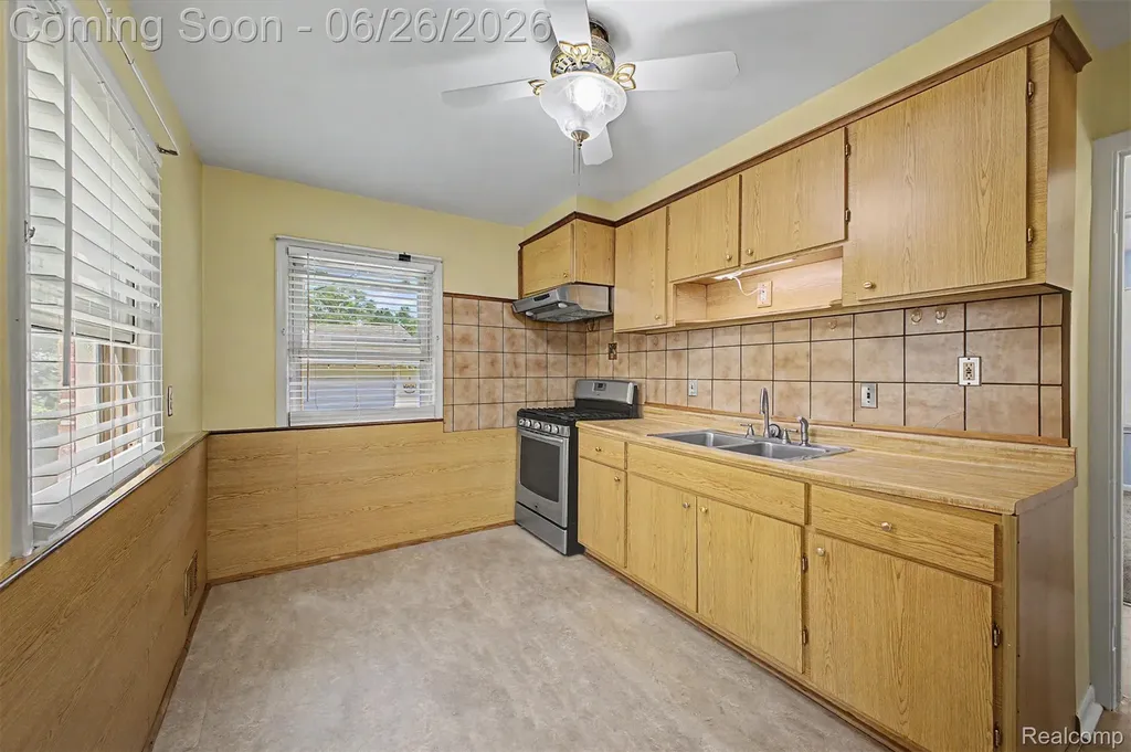 2216 Banner Street Dearborn City MI 48124