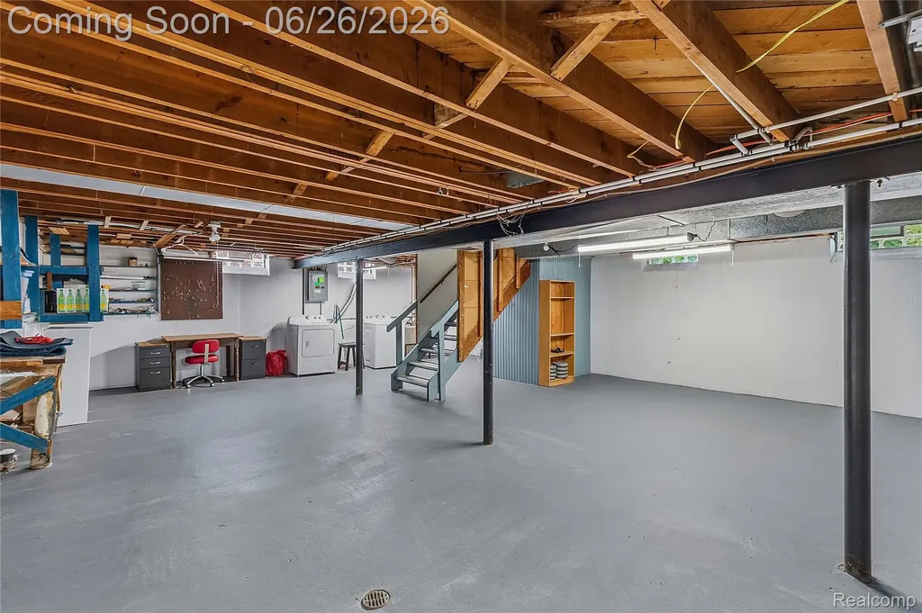 24671 Kenosha Street Oak Park City MI 48237