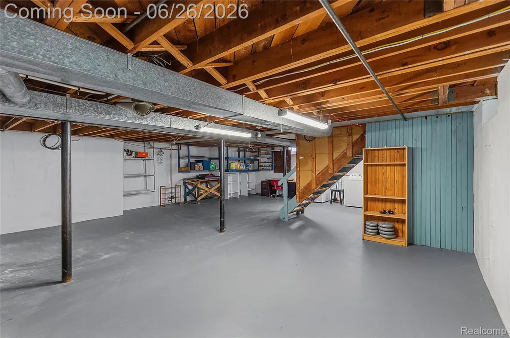 24671 Kenosha Street Oak Park City MI 48237