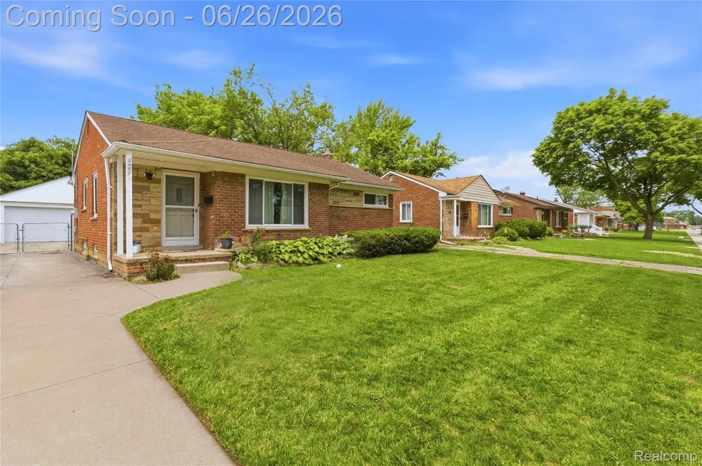 24671 Kenosha Street Oak Park City MI 48237