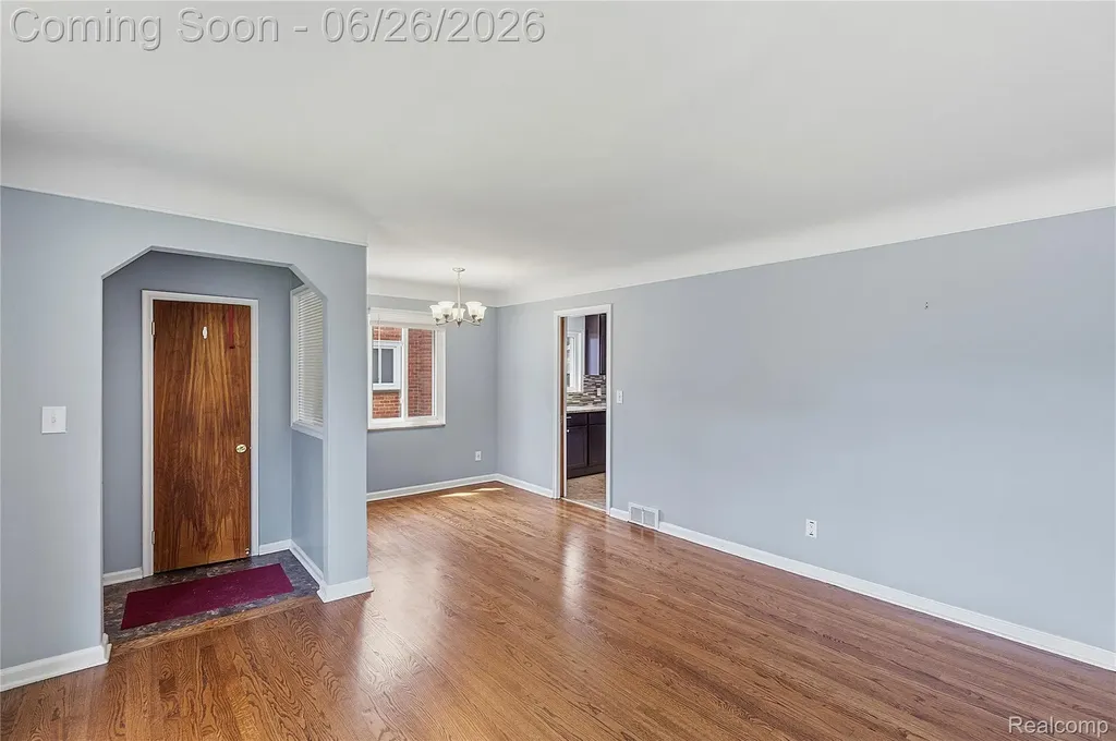 24671 Kenosha Street Oak Park City MI 48237