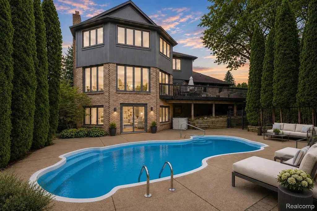 1966 Mapleridge Road Rochester Hills City MI 48309
