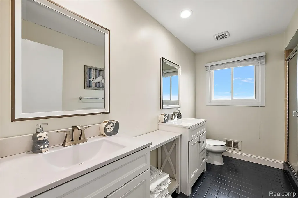 1966 Mapleridge Road Rochester Hills City MI 48309