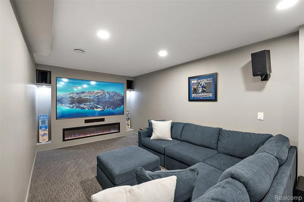 1966 Mapleridge Road Rochester Hills City MI 48309