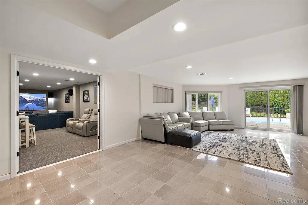 1966 Mapleridge Road Rochester Hills City MI 48309