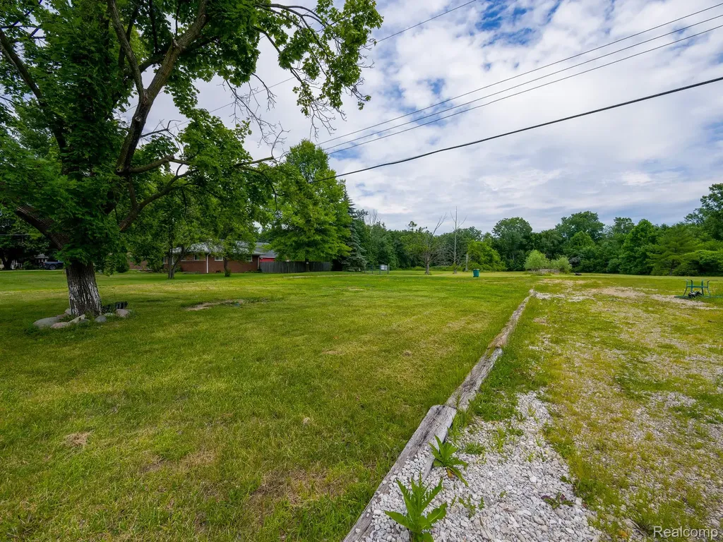 8805 Cogswell Street Romulus City MI 48174