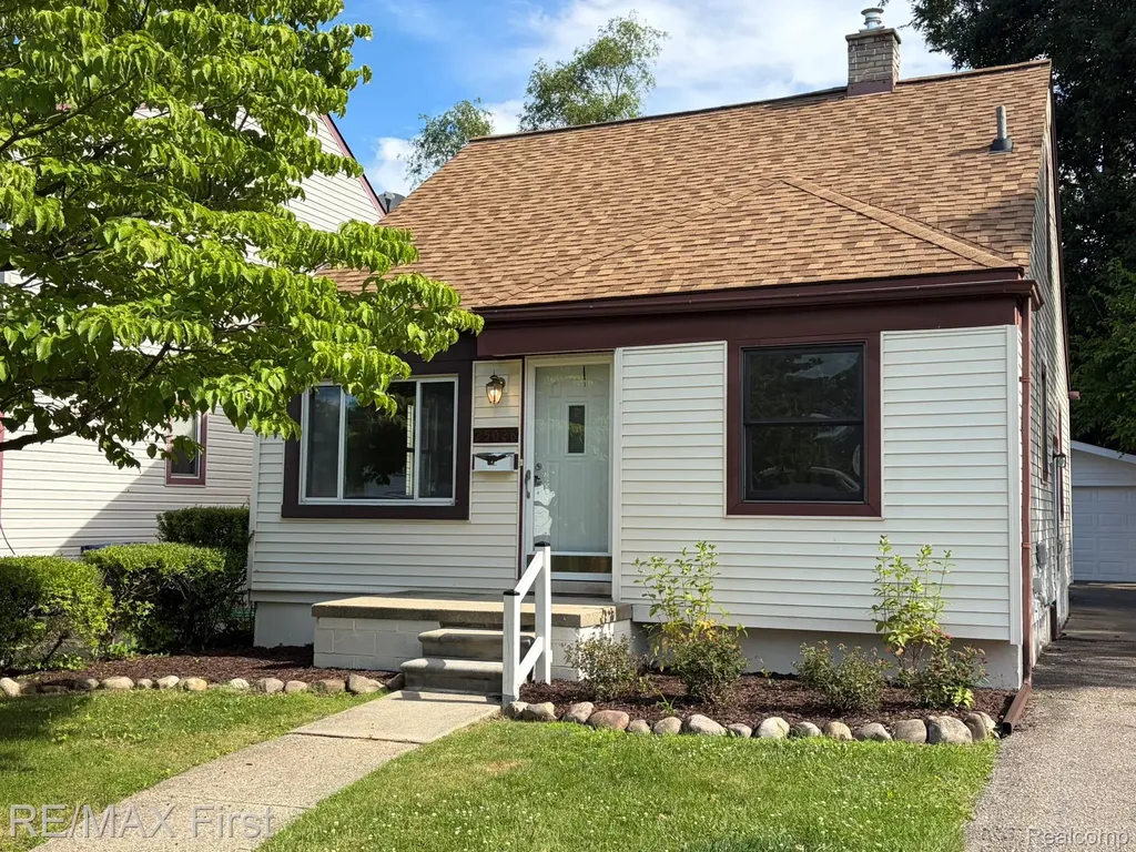 25028 Midland Redford Charter Township MI 48239