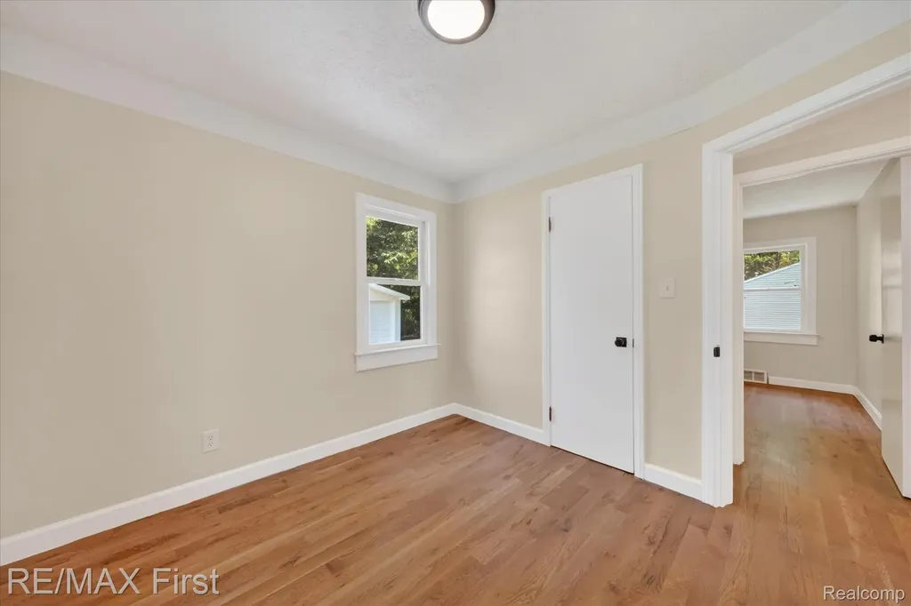 25028 Midland Redford Charter Township MI 48239