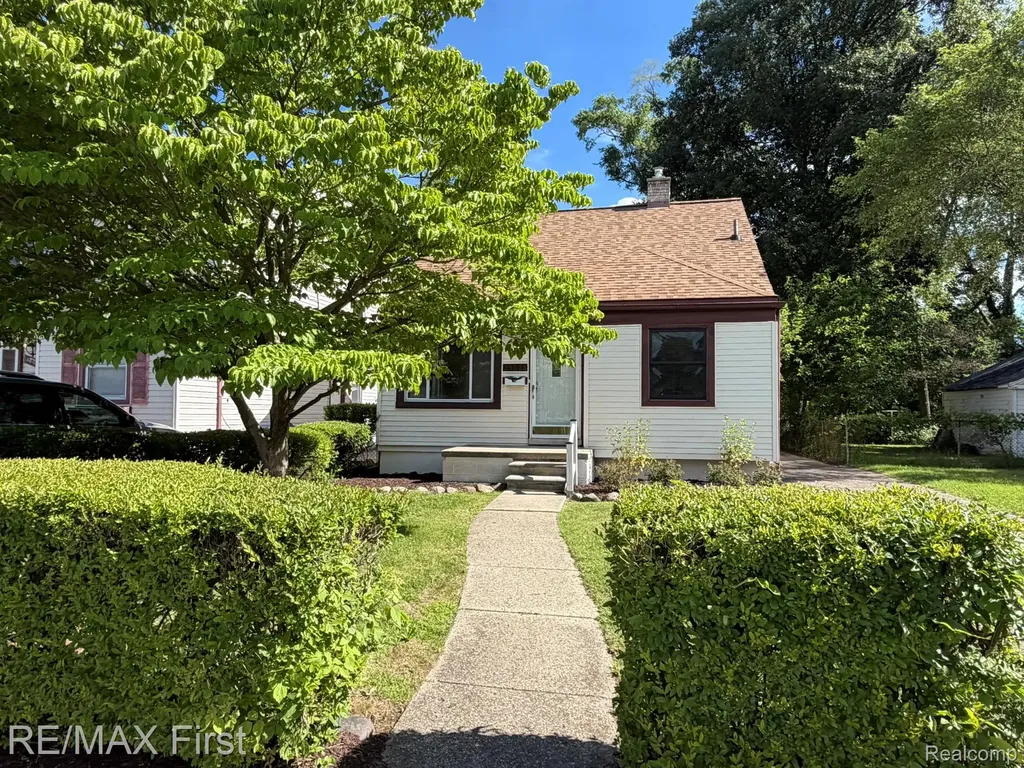 25028 Midland Redford Charter Township MI 48239
