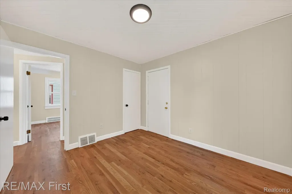 25028 Midland Redford Charter Township MI 48239