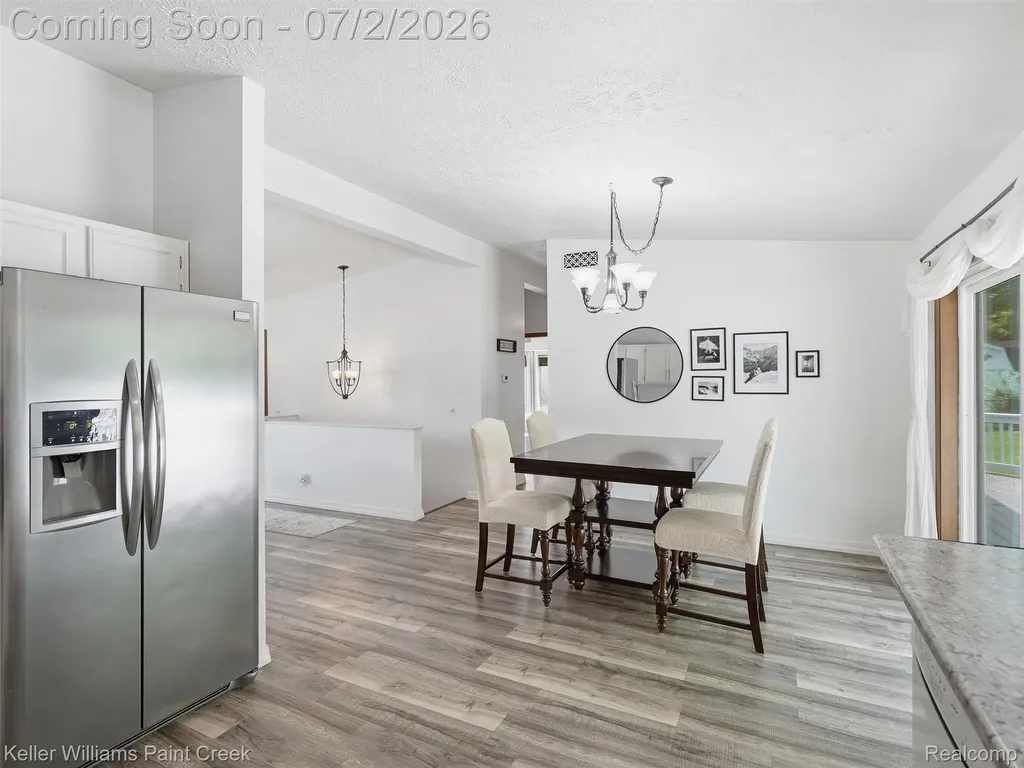 25689 Peppertree Lane Warren City MI 48091