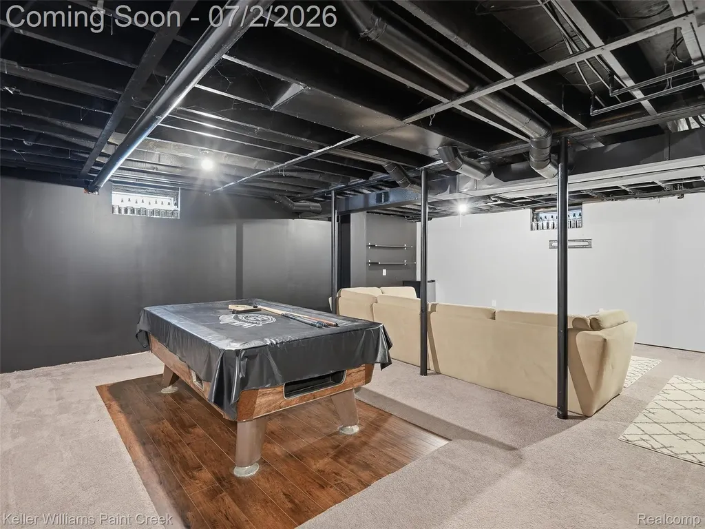 25689 Peppertree Lane Warren City MI 48091