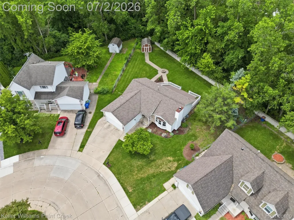 25689 Peppertree Lane Warren City MI 48091