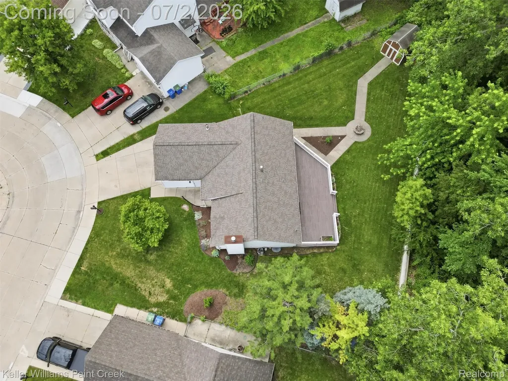 25689 Peppertree Lane Warren City MI 48091