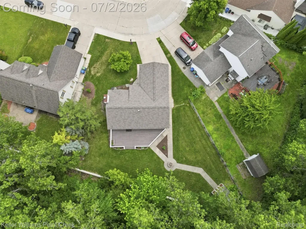 25689 Peppertree Lane Warren City MI 48091
