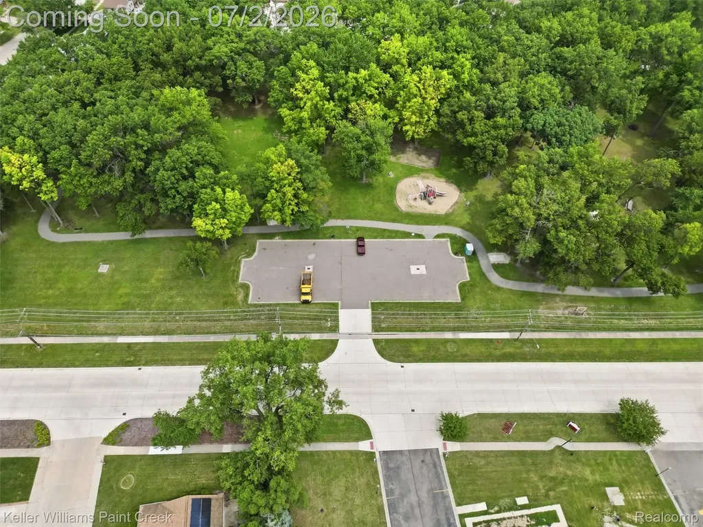 25689 Peppertree Lane Warren City MI 48091