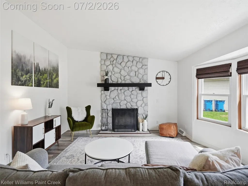 25689 Peppertree Lane Warren City MI 48091