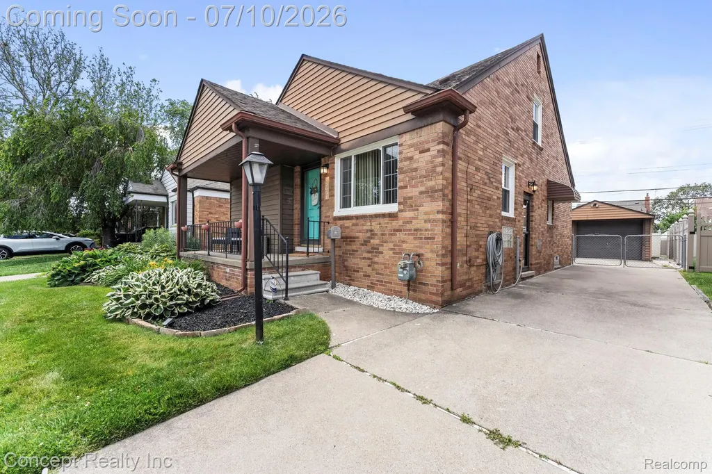 15651 Russell Avenue Allen Park City MI 48101