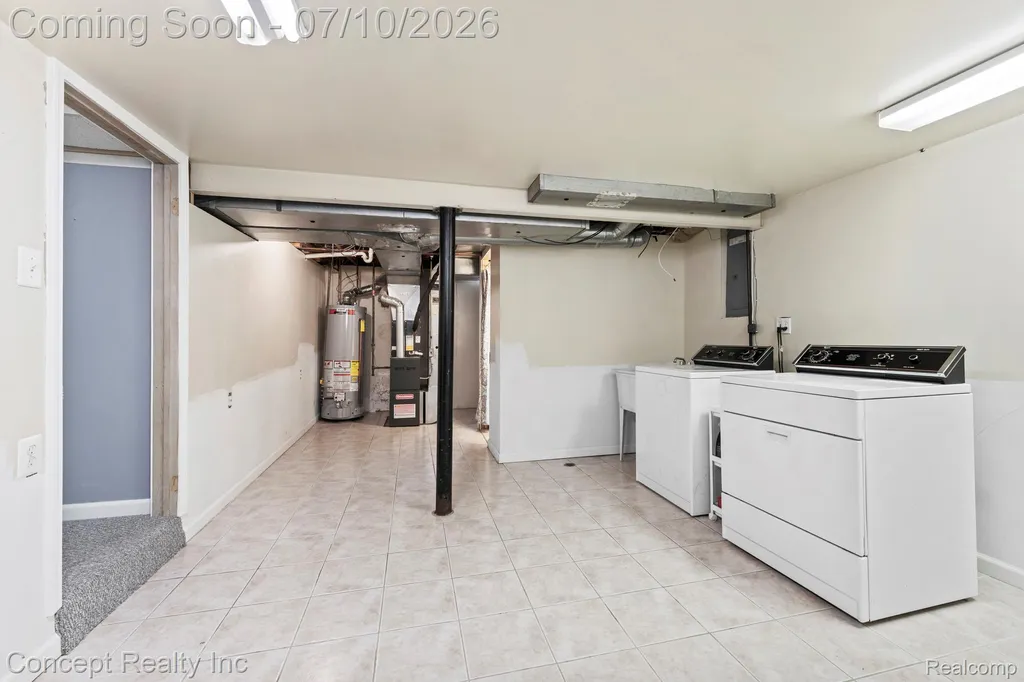 15651 Russell Avenue Allen Park City MI 48101
