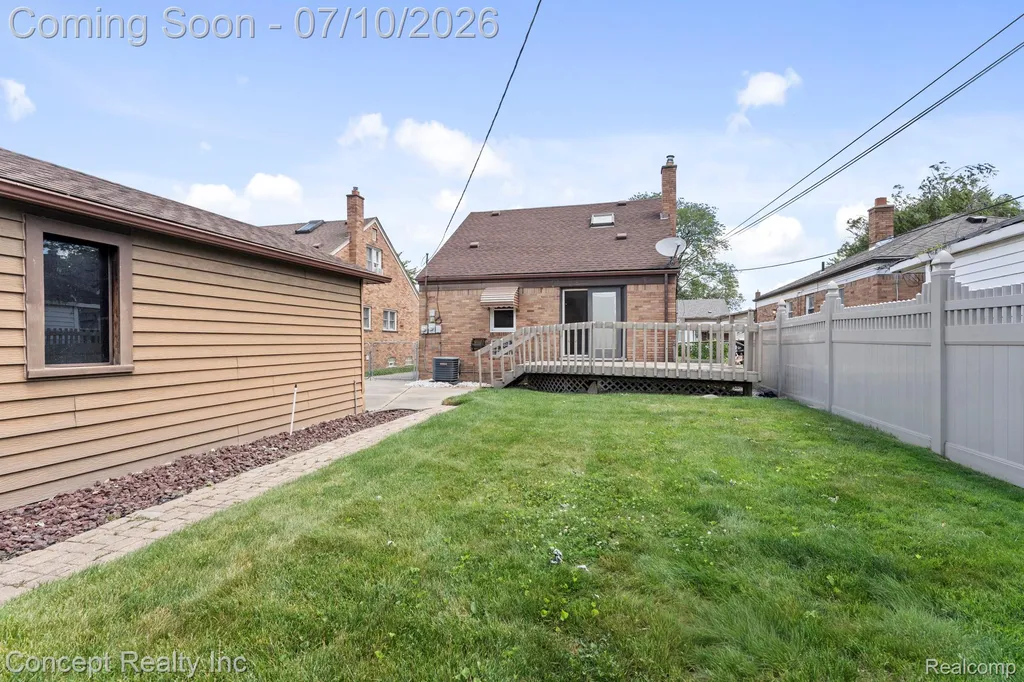 15651 Russell Avenue Allen Park City MI 48101