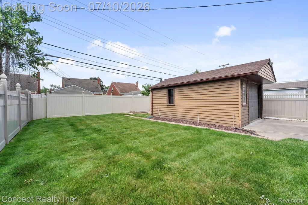 15651 Russell Avenue Allen Park City MI 48101