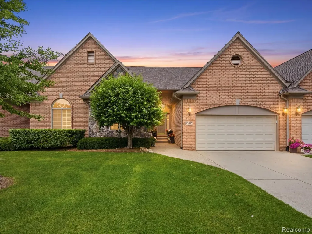 2633 Ridgecrest Drive Shelby Charter Township MI 48316