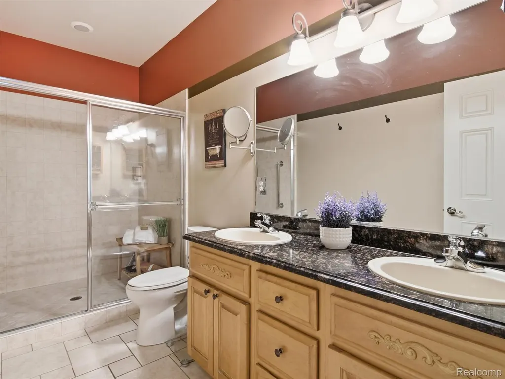 2633 Ridgecrest Drive Shelby Charter Township MI 48316