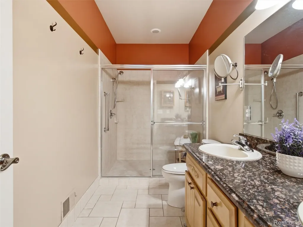 2633 Ridgecrest Drive Shelby Charter Township MI 48316