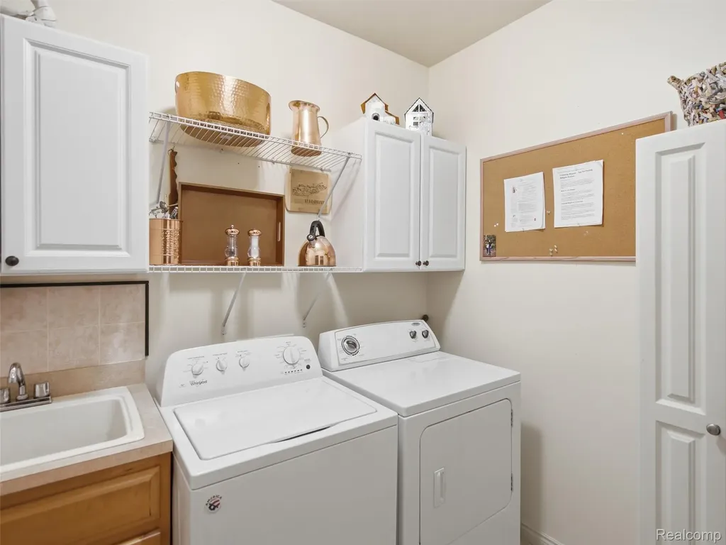 2633 Ridgecrest Drive Shelby Charter Township MI 48316