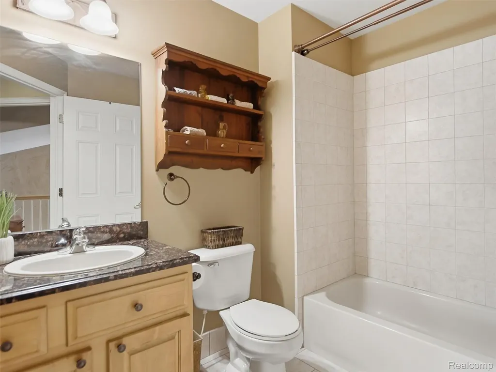 2633 Ridgecrest Drive Shelby Charter Township MI 48316