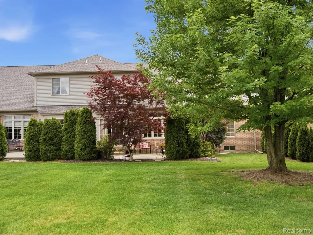 2633 Ridgecrest Drive Shelby Charter Township MI 48316