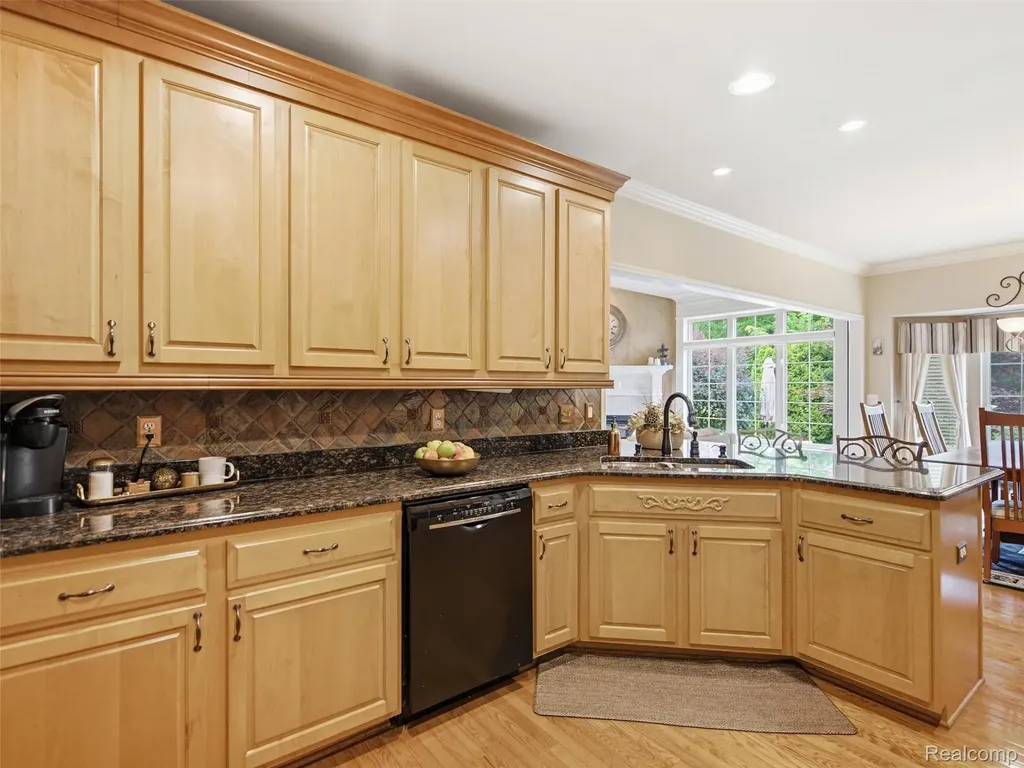 2633 Ridgecrest Drive Shelby Charter Township MI 48316
