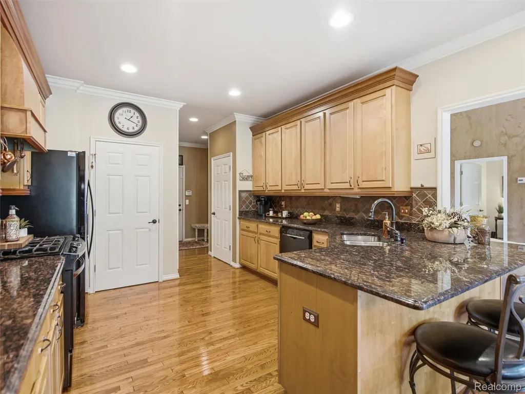 2633 Ridgecrest Drive Shelby Charter Township MI 48316