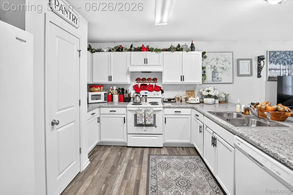 528 Turn Bull Street Lapeer City MI 48446