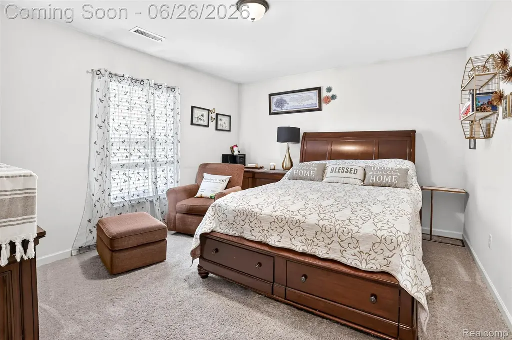 528 Turn Bull Street Lapeer City MI 48446