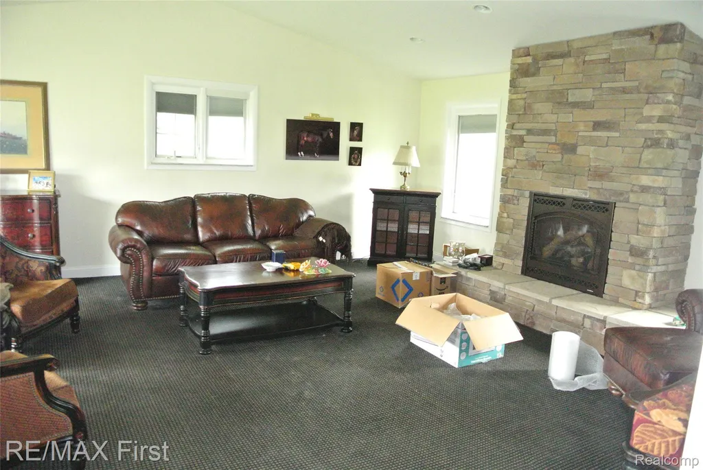 7436 Oak Bay Drive White Lake Charter Township MI 48383