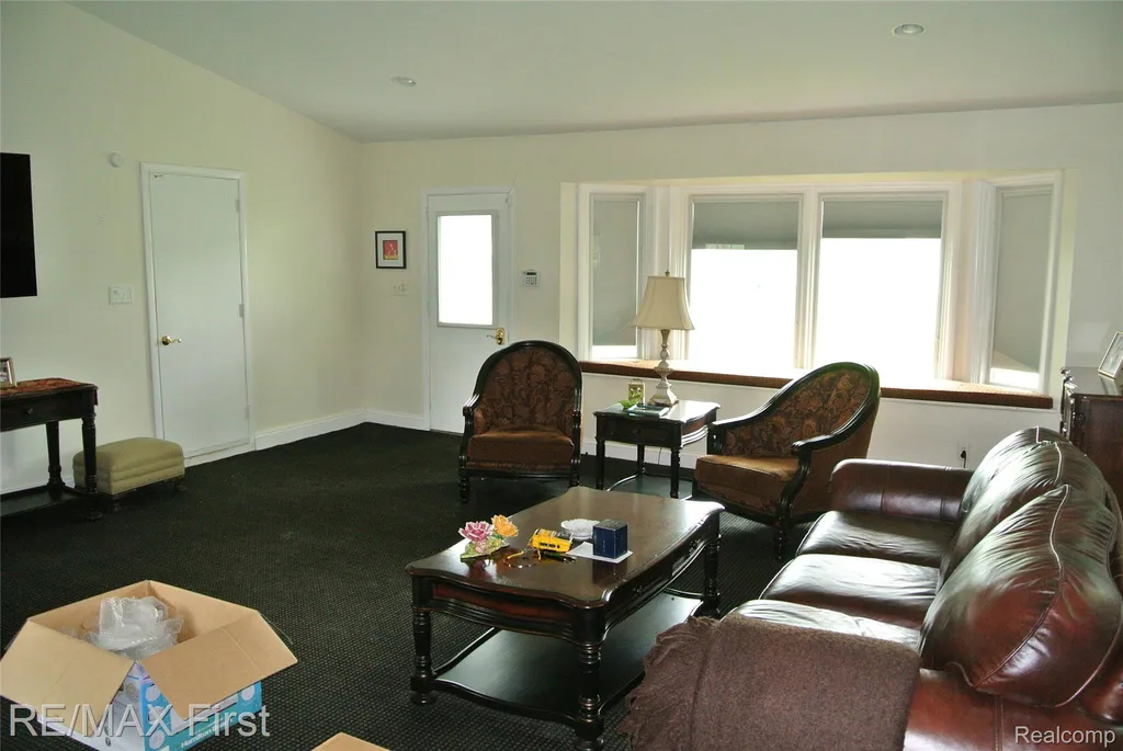 7436 Oak Bay Drive White Lake Charter Township MI 48383
