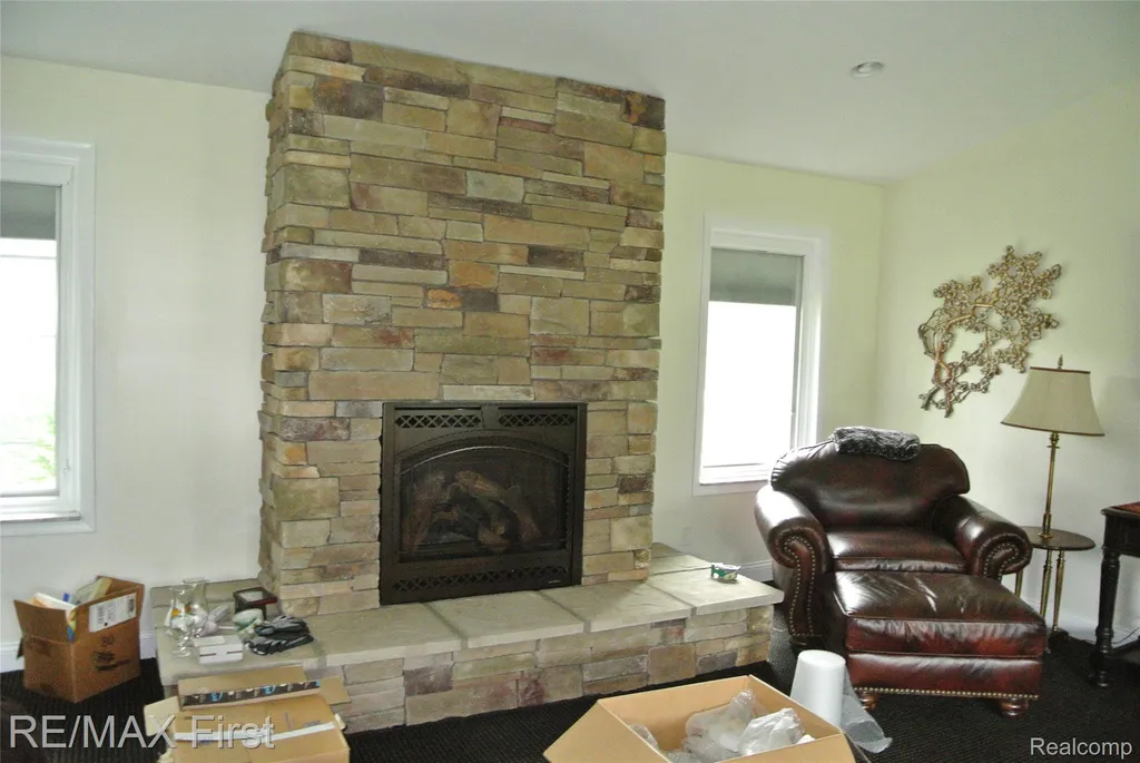 7436 Oak Bay Drive White Lake Charter Township MI 48383