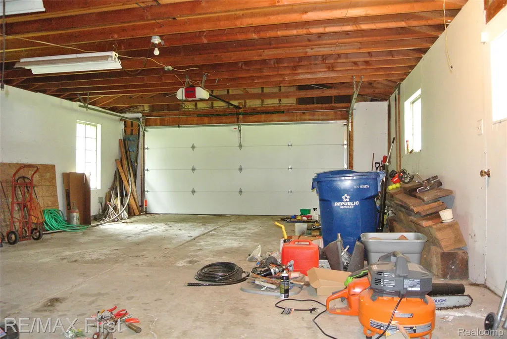 7436 Oak Bay Drive White Lake Charter Township MI 48383