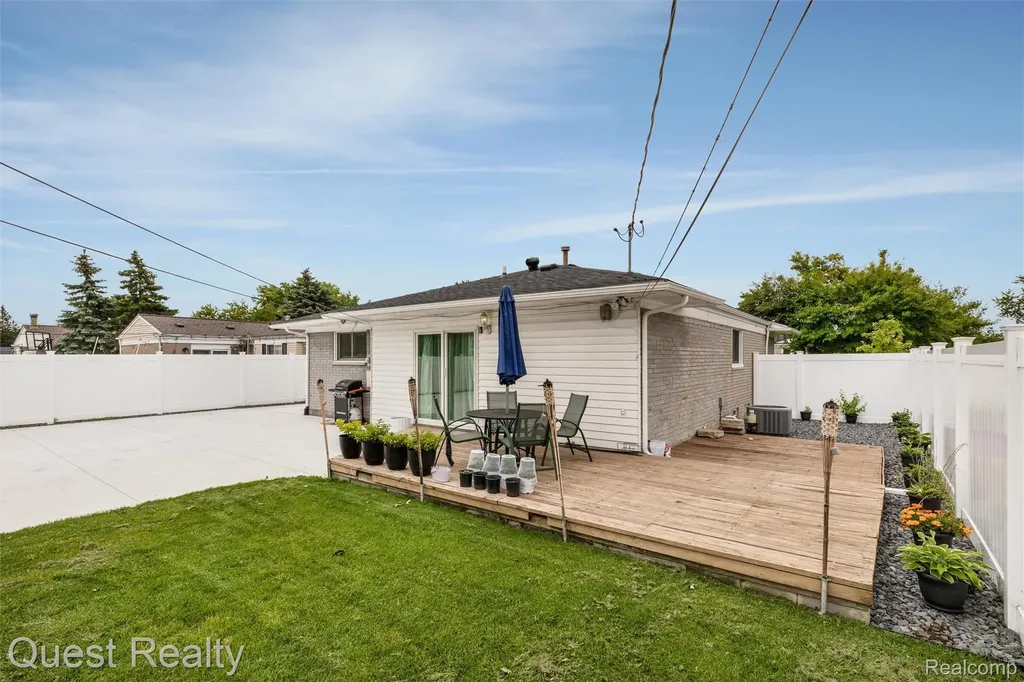 2103 Garry Drive Troy City MI 48083