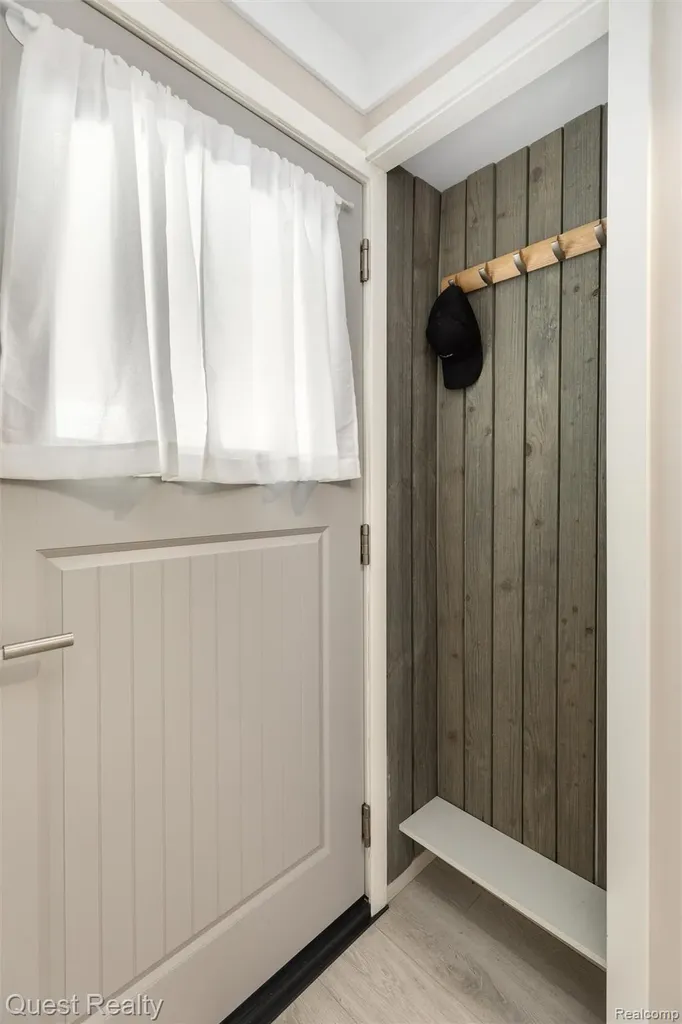 2103 Garry Drive Troy City MI 48083