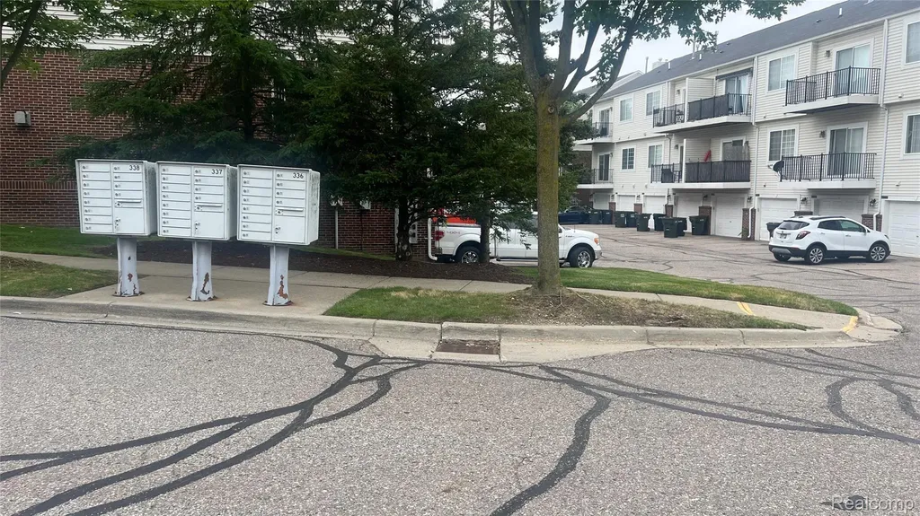 14303 Vauxhall Drive Sterling Heights City MI 48313
